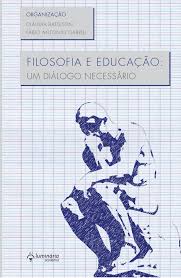 Capa de livro com a figura do pensador sentado