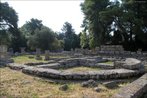 Olímpia foi uma cidade da antiga Grécia, famosa por ter sido o local onde se realizavam os Jogos Olímpicos da Antiguidade. <br> <br> Palavras-chave: Bouleterion, Olímpia, jogos olímpicos