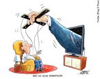 Charge provoca a reflexo sobre a influncia e o papel manipulatrio dos meios de comunicado e a atitude passiva do cidado. <br><br> Palavras-chave: manipulao, influncia, mdia, poltica, poltico, corrupo, tica, preconceito, filosofia poltica 