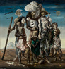 Cndido Portinari (1903-1962), Retirantes, 1944, leo sobre tela, 190 x 180 cm,  Coleo Museu de Arte de So Paulo Assis Chateaubriand So Paulo, Brasil. <br> Cndido Portinari conseguiu retratar em suas obras o dia a dia do brasileiro comum, procurando denunciar os problemas sociais do nosso pas. No quadro Os Retirantes, produzido em 1944, Portinari expe o sofrimento dos migrantes, representados por pessoas magrrimas e com expresses que transmitem sentimentos de fome e misria. Os retirantes fugiram dos problemas provocados pela seca, pela desnutrio e pelos altos ndices de mortalidade infantil no Nordeste.Contriburam para essa migrao a desigualdade social, no Nordeste. Segundo Manuel Alves da Rocha Neto, "na tela percebemos  nove personagens de forma cadavrica, sendo  dois homens adultos e duas mulheres adultas. Percebemos tambm que na composio encontram-se cinco crianas, sendo que em apenas uma delas pode ser identificado o sexo, que neste caso est exposto, deixando a genitlia da criana exposta(lado direito da tela).  H uma criana totalmente nua, e o personagem imediatamente atrs desta mulher tambm encontra-se com seu dorso n.  um velho, aparentemente o personagem mais idoso na composio. Possui cabelos despenteados e barba, ambos j esto brancos, e segura um cajado. Seu olhar se faz distante. A mulher que segura a criana, a sustenta pelo lado, apoiando-a seu quadril. Seu olhar distante, tambm transmite tristeza e solido, que  marcada pela fragilidade de sua fisionomia. H  um pequeno raio de cor presente na veste desta mulher, que usa uma saia com o tom rosa/avermelhado. Esta mulher,  frgil em sua condio social, possui um certo vigor fsico, maior que seu suposto marido. Na outra famlia (centro) percebemos uma mulher mais jovem, com cabelos longos e negros, e olhar  triste, cansado e sua face retrata seu sofrimento. Esta mulher est segurando com seu brao esquerdo uma trouxa branca na cabea  que certamente contm roupas. No brao direito  uma criana recm nascida. Ao seu lado est seu marido, com um chapu na cabea, segurando a mo de uma criana que tambm est usando um chapu. Com a outra mo o pai das crianas esta segurando um pequeno pedao de pau, com uma trouxa de roupas na sua ponta, que est apoiada sob seu ombro esquerdo. E ao lado do pai se encontram duas crianas, sendo a da frente do sexo masculino, pois est seminua e sua genitlia est  mostra. Esta mesma criana apresenta um abdome bastante avantajado, o que pode ter sido proposital pelo artista ao querer mostrar que no perodo da produo da obra o pas enfrentava srios problemas com as questes de saneamento bsico e tratamento da gua, o que fazia com que grande parte da populao fosse atingida pela esquistossomose. No cu h uma grande quantidade de pssaros pretos que foram retratados num cu bastante azul, certamente os pssaros pretos aparecem com a  finalidade de retratao da morte, lembrada pela presena dos urubus, a qual mantm uma intima relao com esta ave que sorrateiramente aguarda a hora de se aproveitar daqueles que no resistem mais e morrem. De certa forma h  tambm uma aluso alegrica   morte no encontro de uma destas aves com o cajado do personagem mais velho da composio, formando a conhecida foice` que representa a presena desta que ceifa a vida. Na  linha do horizonte percebemos uma luminosidade presente, diferenciando-se de toda a cena que  predominantemente escura. E ainda no lado superior direito percebemos a lua retratada num tom de cinza escuro, o que a faz quase se confundir com o cu. No canto inferior esquerdo, percebem-se algumas montanhas bastante distantes, e quatro montinhos de terra. Sob o cho que os personagens esto, podemos perceber que existe uma grande quantidade de pedras e tambm uma parte de um osso de animal, este osso, pela sua constituio e forma, percebemos que  uma parte de fmur, osso da perna que sustenta o corpo, est retratado numa cor bastante clara, quase num tom de branco. Temos um embate entre o sagrado e o profano, o sagrado da famlia e a morte que se mostra para profanar ainda mais este cenrio de sofrimentos. Percebemos claramente o ciclo da vida que se inicia com uma criana nesta cena, e finda na figura cadavrica do personagem mais idoso da composio".  <br> <br> Palavras-chave: retirantes, Portinari, seca, destino, dor, sofrimento, Brasil, migrao, tica, filosofia poltica, esttica