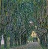 Artista 	 Gustav Klimt (18621918). Avenue in the Park of Schloss Kammer, 1912. leo sobre tela. 110  110 cm. sterreichische Galerie Belvedere. <br> Gustav Klimt (Baumgarten, Viena, 14 de julho de 1862  Viena, 6 de fevereiro de 1918) foi um pintor simbolista austraco. Em 1876 estudou desenho ornamental na Escola de Artes Decorativas. Associado ao simbolismo, destacou-se dentro do movimento Art nouveau austraco e foi um dos fundadores do movimento da Secesso de Viena, que recusava a tradio acadmica nas artes, e do seu jornal, Ver Sacrum. Klimt foi tambm membro honorrio das universidades de Munique e Viena. Os seus maiores trabalhos incluem pinturas, murais, esboos e outros objetos de arte, muitos dos quais esto em exposio na Galeria da Secesso de Viena.