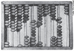 O baco  um antigo instrumento de clculo, formado por uma moldura com bastes ou arames paralelos, dispostos no sentido vertical, correspondentes cada um a uma posio digital (unidades, dezenas,...) e nos quais esto os elementos de contagem (fichas, bolas, contas,...) que podem fazer-se deslizar livremente. Teve origem provavelmente na Mesopotmia, h mais de 5.500 anos. O baco pode ser considerado como uma extenso do ato natural de se contar nos dedos. Emprega um processo de clculo com sistema decimal, atribuindo a cada haste um mltiplo de dez. Ele  utilizado ainda hoje para ensinar s crianas as operaes de somar e subtrair. <br> <br> palavras-chave: baco, matemtica, operaes, sistema, engenharia, conhecimento, cincia