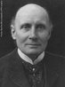 Alfred North Whitehead (Ramsgate, 15 de fevereiro de 1861 - Cambridge, 30 de dezembro de 1947) foi um filsofo e matemtico britnico. Renomado pesquisador na rea da filosofia da cincia, principalmente no que diz respeito aos fundamentos da matemtica. Juntamente com Bertrand Russell, escreveu <em>Principia Mathematica</em>, livro que foi classificado pela Modern Library como o vigsimo terceiro de uma lista dos cem mais importantes livros em ingls de no fico do sculo XX.  tambm o desenvolvedor da chamada teologia do processo. <br> <br> Palavras-chave: Whitehead, Russell, teologia do progresso, matemtico, filosofia da cincia