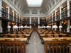 Sala de leitura localizada na Biblioteca da Universidade de Cambridge. <br><br> Palavras-chave: biblioteca, universidade, Cambridge, estudo, conhecimento, filosofia, livros teoria do conhecimento